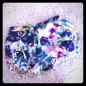 Pom Pom bubble shorts with flowers